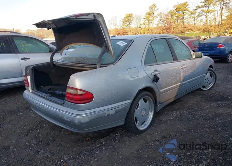 2000 Mercedes-Benz E 430 4M z USA, uszkodzony, nr VIN WDBJF83J2YX037929
